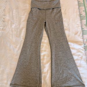 OFFLINE By Aerie Hugger High Waisted Foldover Flare Legging | Grey | Large Short